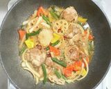 鶏もも肉とレンコンとパプリカの甘酢炒め作り方5写真