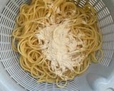 パスタを生地にピリとろピザ作り方1写真