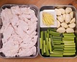 カリカリ鶏皮とニンニクのスタミナ甘辛炒め作り方1写真