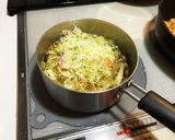 カットサラダとサラダチキンコンソメスープ作り方3写真