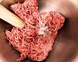 特別な日に是非！驚きの肉汁ハンバーグ作り方1写真