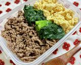 【一品料理】牛ひき肉の甘辛三色丼作り方9写真