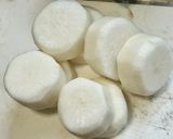 大根と豚バラ肉の味噌煮込み作り方1写真