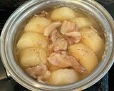 大根と豚バラ肉の味噌煮込み作り方3写真