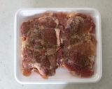 簡単&豪華!チキンのハーブ塩釜焼き作り方1写真