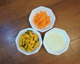 豚こま肉と緑黄色野菜のおかずなお味噌汁❀作り方1写真