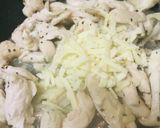 市販サラダ活用●鶏肉と茸のチーズソテー作り方2写真