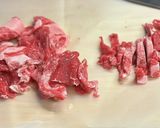 細切り肉は少し凍らせて切るとサクサク！作り方3写真