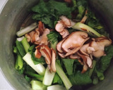 小松菜と 椎茸 鶏ささみの お味噌汁作り方5写真
