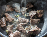 手軽に作れる！牛モモ肉の長ネギ旨タレ焼き作り方5写真
