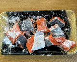鮭と舞茸のマヨポン炒め作り方1写真