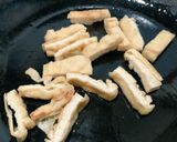 お揚げと小蕪の葉の炒め物作り方3写真