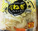 簡単　低コスト　カニカマ豆腐キムチ鍋作り方1写真