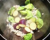芽キャベツとさつまいもの味噌汁作り方4写真