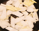 生姜とにんにく香る〜白菜のくたくた炒め煮作り方2写真
