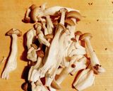 じゃがいもとしめじのマヨケチャポテサラ作り方1写真