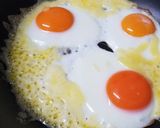 黄身鮮やか!カリカリチーズの目玉焼き作り方4写真