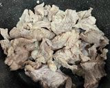 家族みんなに大人気!すじじゃが煮作り方1写真