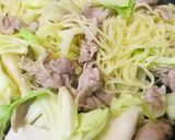 ノンオイル●蒸し焼きネギ＆キャベ豚焼そば作り方2写真