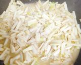 ☆大根の皮と葉の味噌炒め作り方3写真