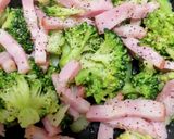 レンジで簡単!ブロッコリーとベーコン和え作り方3写真