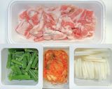 豚バラ肉と大根とインゲンのキムチ炒め作り方1写真