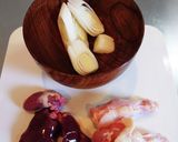 クセになるコク!手羽元と鶏レバーの味噌汁作り方1写真