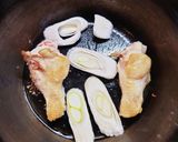 クセになるコク!手羽元と鶏レバーの味噌汁作り方5写真