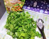 パクチーと鶏ひき肉のサラダ作り方1写真