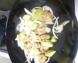♪鶏唐とアボガドのオイマヨ炒め♪作り方3写真