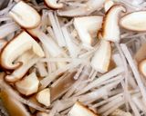 椎茸 しめじ 大根の味噌汁^^作り方3写真