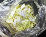 手を汚さずに白菜の水切りを簡単にする方法作り方1写真