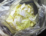 手を汚さずに白菜の水切りを簡単にする方法作り方1写真