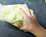 手を汚さずに白菜の水切りを簡単にする方法作り方2写真
