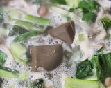 お節に飽きたら！鶏とキノコのカレーうどん作り方5写真