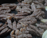 ステーキ肉を骨付きカルビ風に　（切り方）作り方5写真