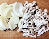 白菜と鶏ささみ しめじの ケチャスープ♬作り方1写真