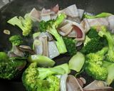 いかとブロッコリーのレモンバター炒め作り方3写真