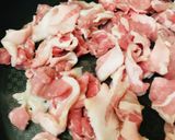 豚こまぎれ肉●赤ワインを使う豚生姜焼き丼作り方1写真