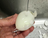 ゆで卵の殻をきれいにむく方法。作り方5写真
