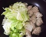 フライパンで☆鶏だんごとキャベツの味噌煮作り方5写真