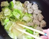 フライパンで☆鶏だんごとキャベツの味噌煮作り方6写真