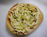 KALDI!青いにんにく辣油ピザ作り方1写真