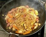 白菜とソーセージの焼きそば・焼肉のタレで作り方5写真