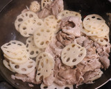 豚肉エノキタケ生しいたけ蓮根の甘辛炒め作り方4写真