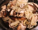 豚肉エノキタケ生しいたけ蓮根の甘辛炒め作り方5写真