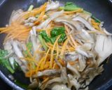 簡単！豚バラ舞茸の甜面醤炒め作り方3写真
