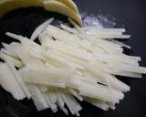 簡単！ゆず大根とシャウエッセンの白だし煮作り方1写真