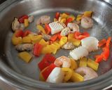 トマト缶で作る シーフードパエリア作り方3写真