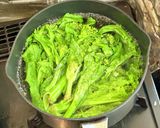 菜の花とランチョンミートの焼きうどん作り方1写真